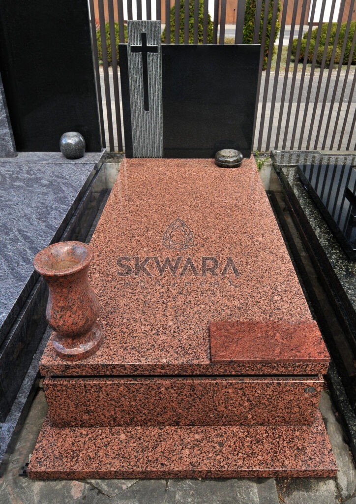 Nagrobek z ekspozycji Warszawa, ul. Kazimierza Wójcickiego 14 o numerze KA010