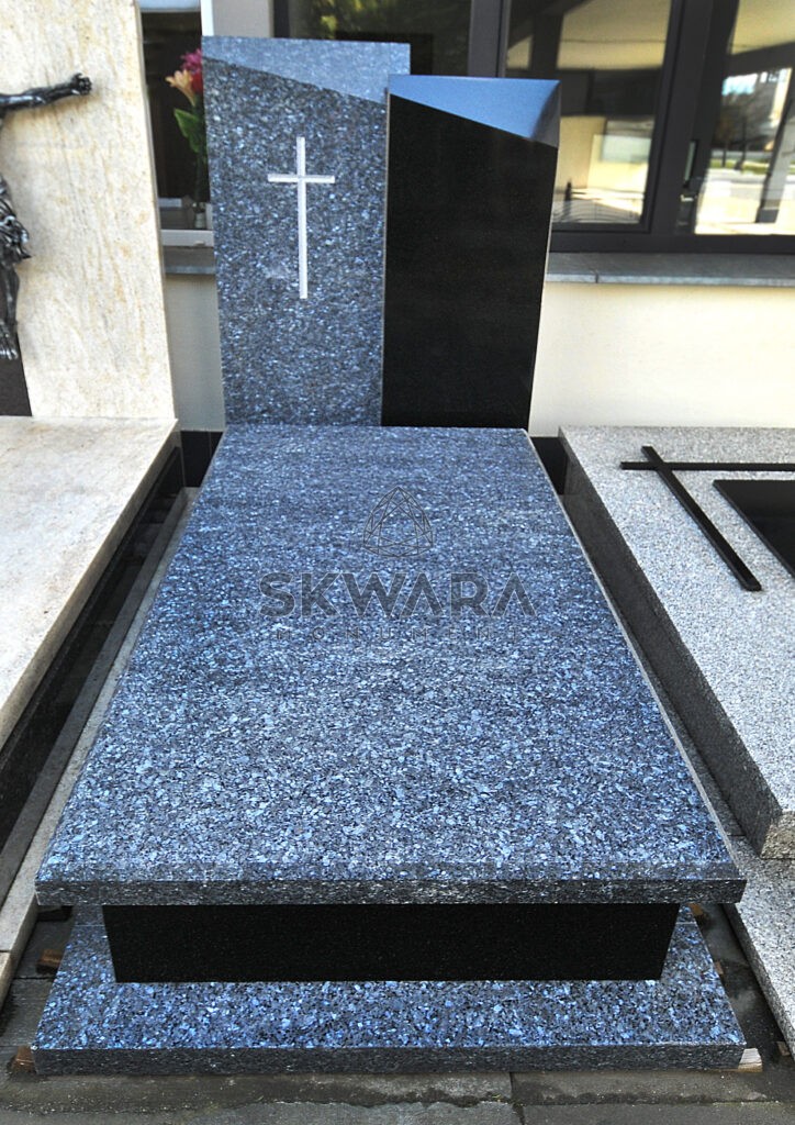 Nagrobek z ekspozycji Warszawa, ul. Kazimierza Wójcickiego 14 o numerze KA016